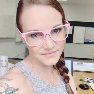 Meet your Posher, Mel